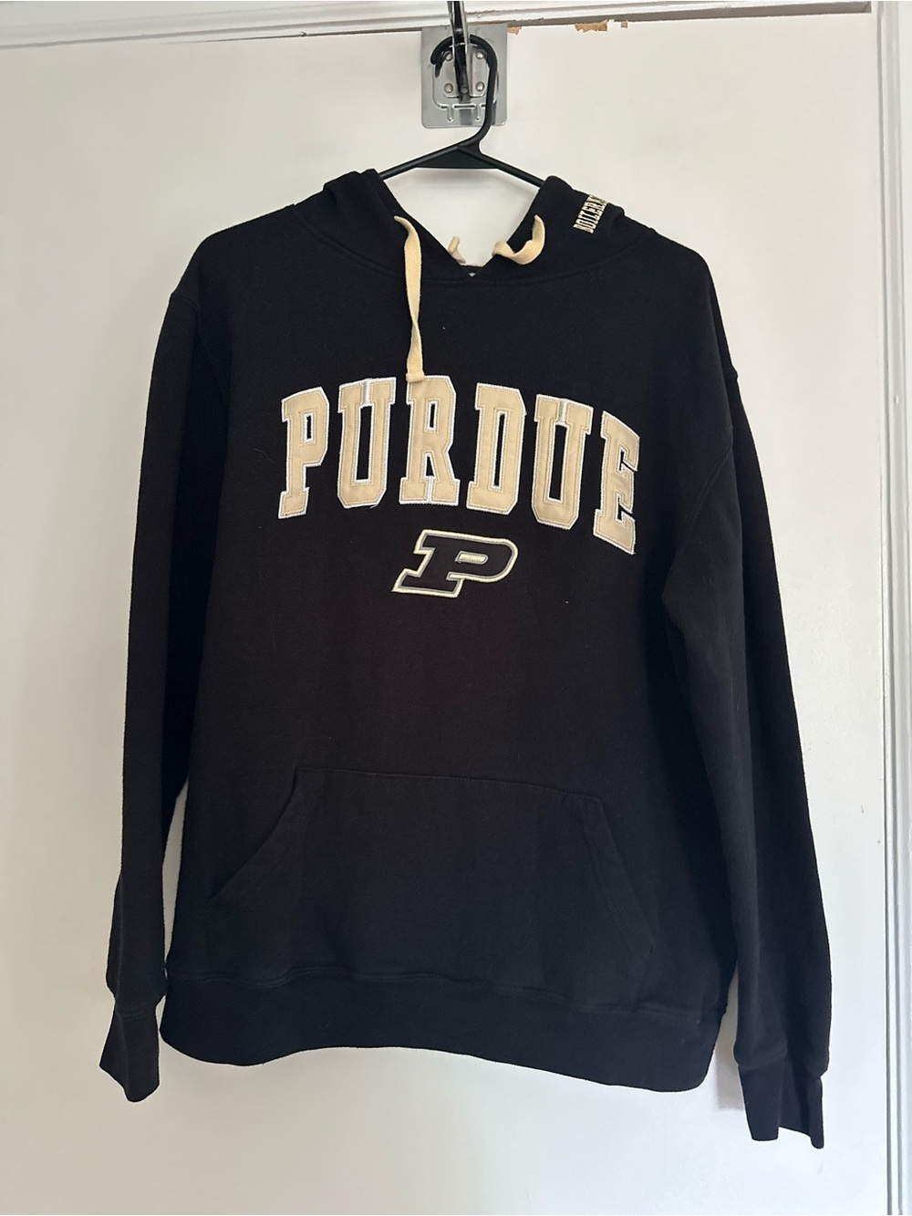 Purdue University Boilermakers Sz:M Black Stadium Athletics spellout hoodie.